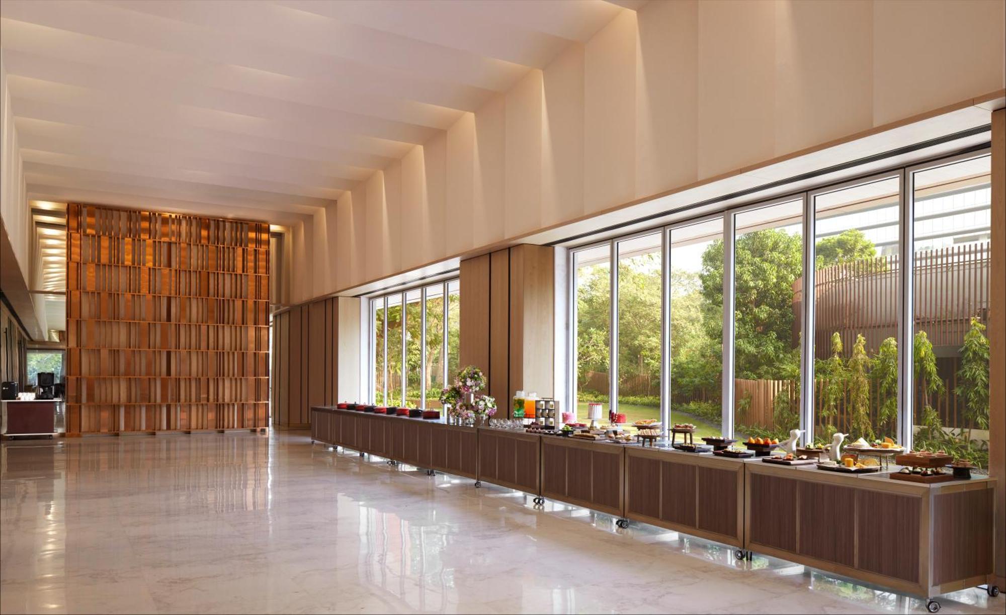 Taj The Trees, Mumbai Hotel Exterior photo